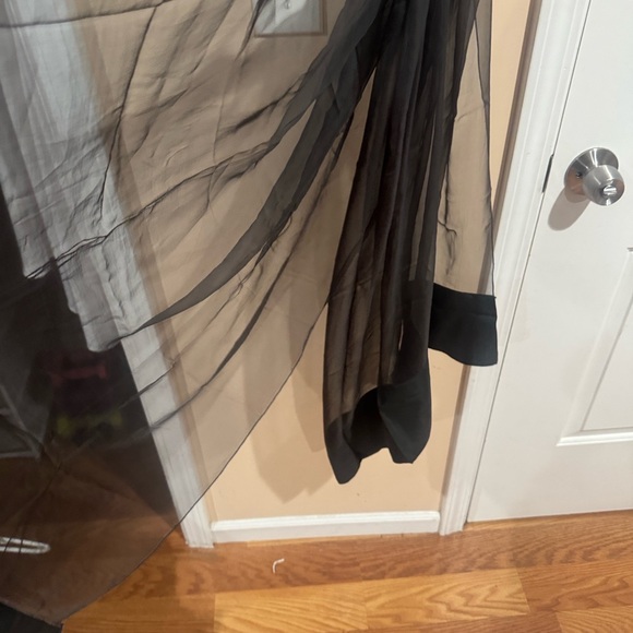 Taka Black Sheer Wrap - Picture 6 of 6